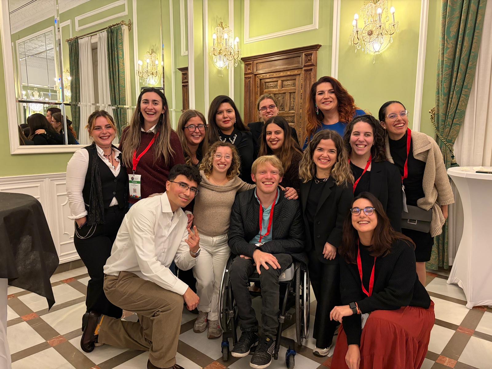 Foto de grupo de los jóvenes líderes