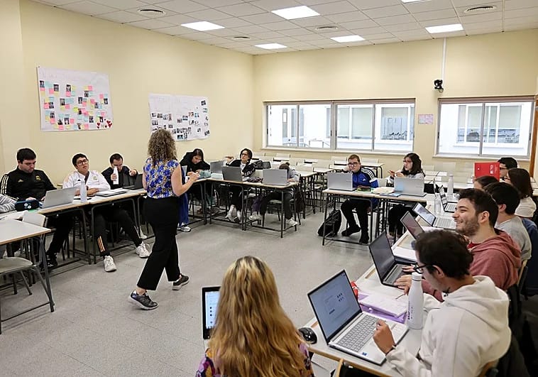 Imagen de estudiantes en una actividad