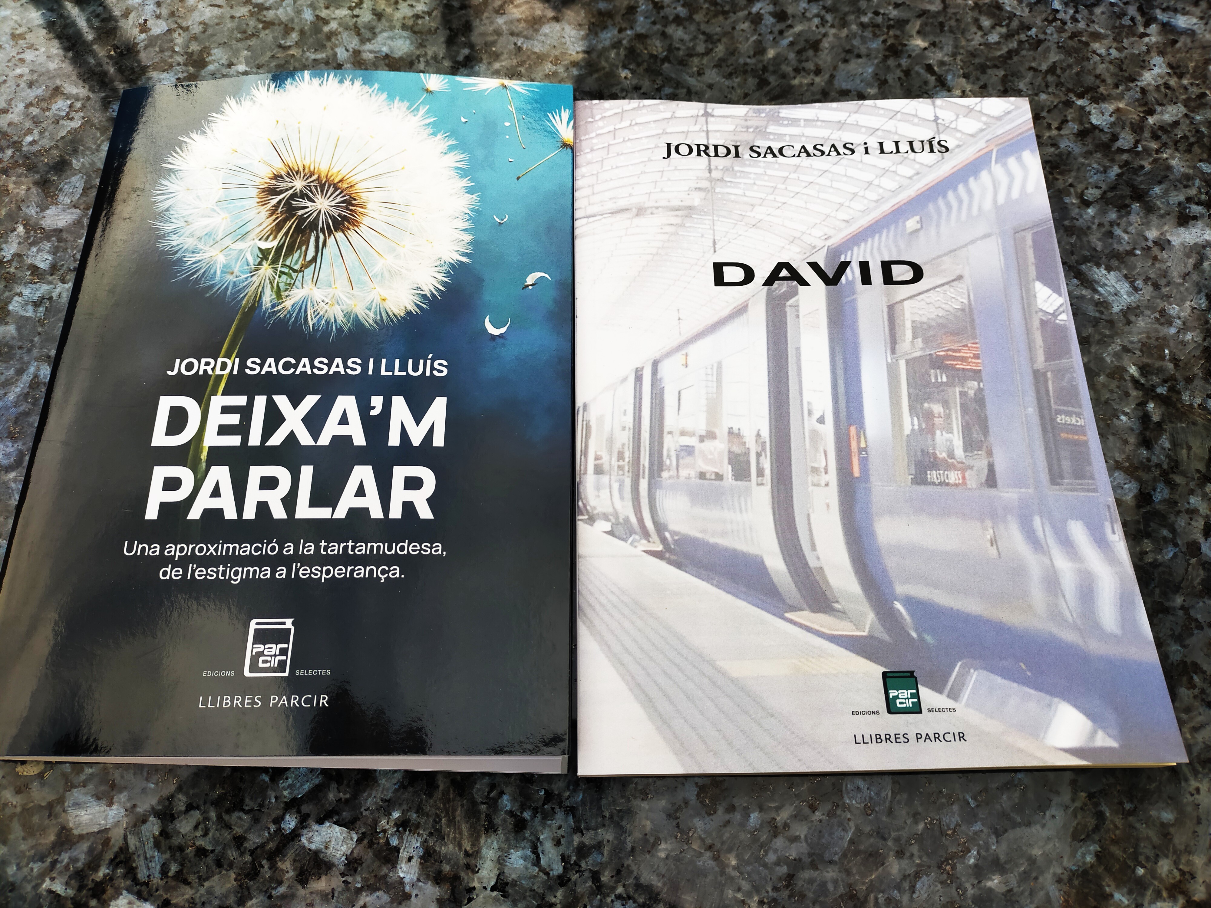 Composición formada por las dos portadas de los dos libros sobre tartamudez del autor del post  