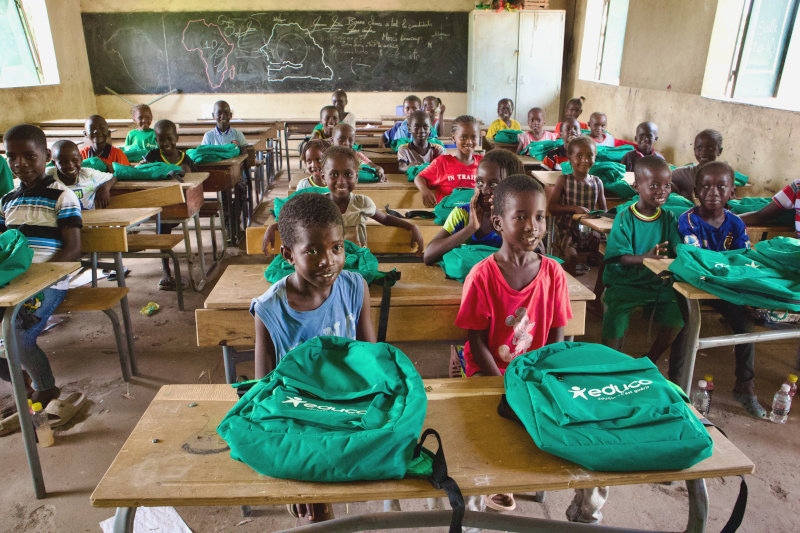 Clase en la que se ven mochilas 