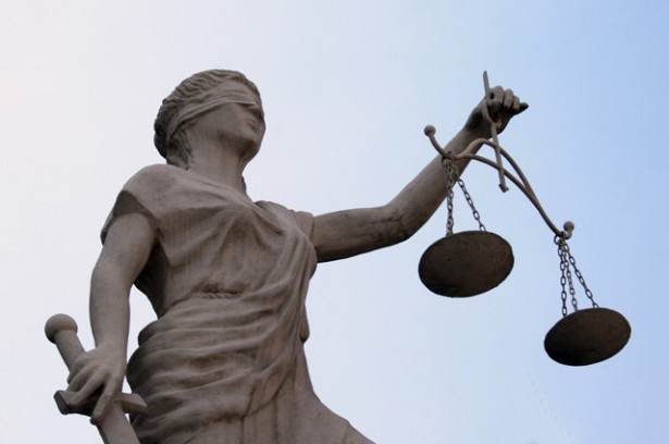 Estatua justicia ciega