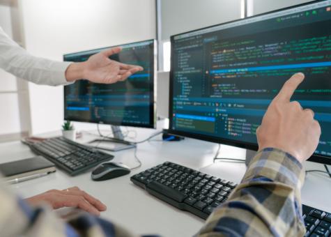 Imagen de gente en formación en uno de los cursos de 'Por Talento Digital'