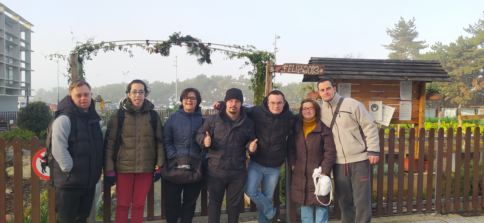 Foto de grupo de los autores del blog, de pie