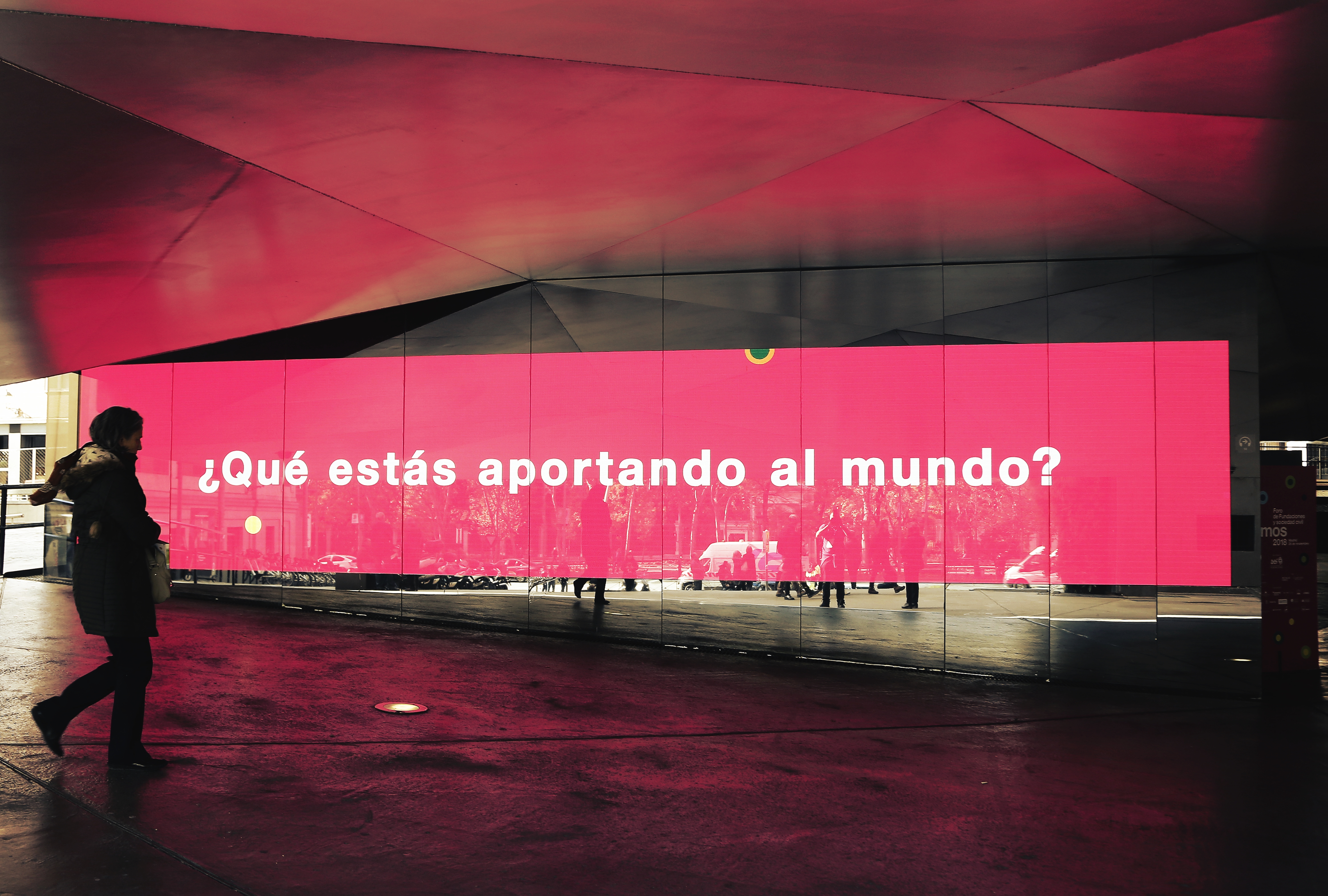 Imagen del Día Europeo de las Fundaciones en el que se lee: '¿Qué estás aportando al mundo?'