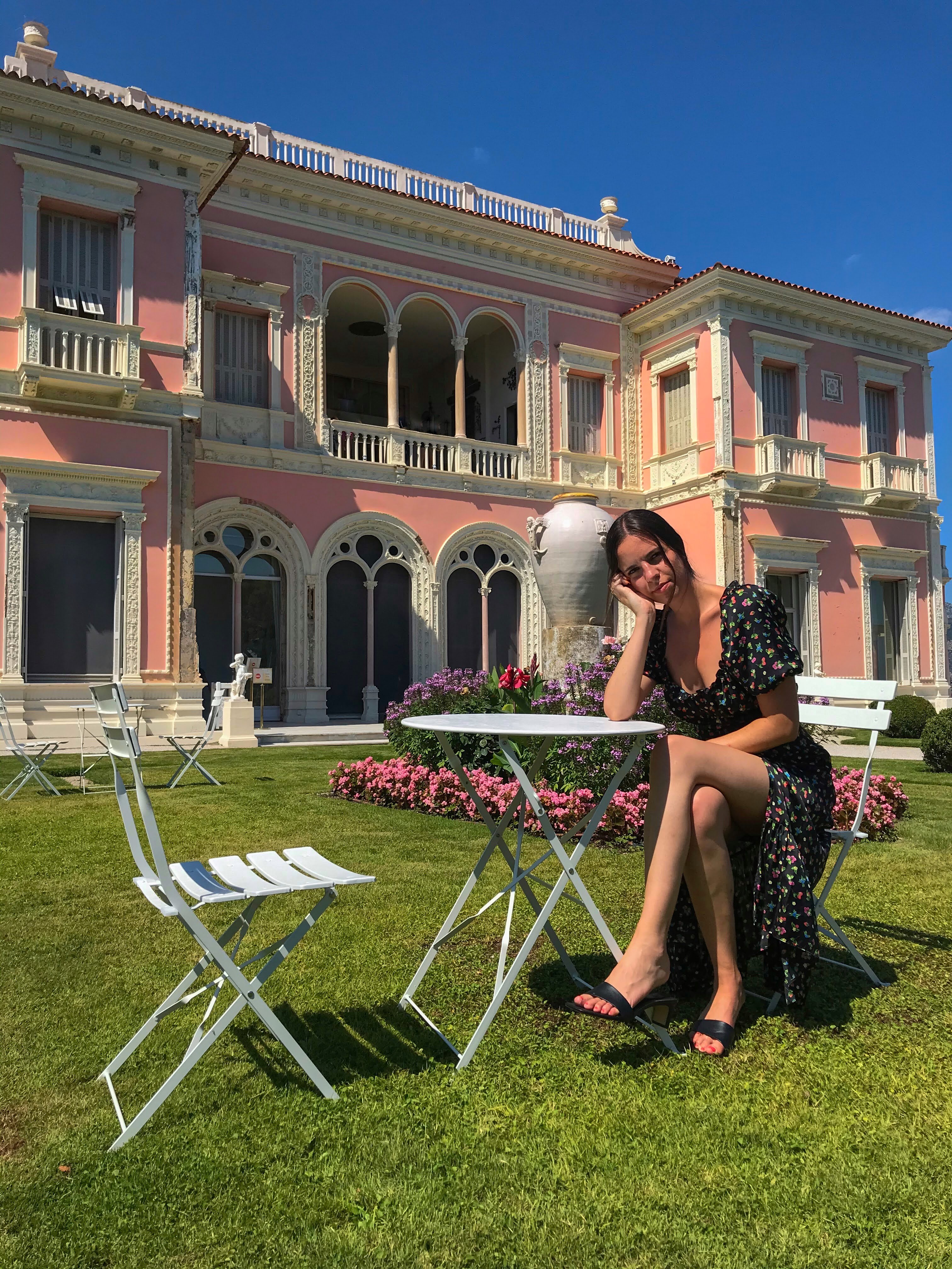 Olivia en Villa Ephrussi de Rothschild, en un pueblecito al lado de Niza