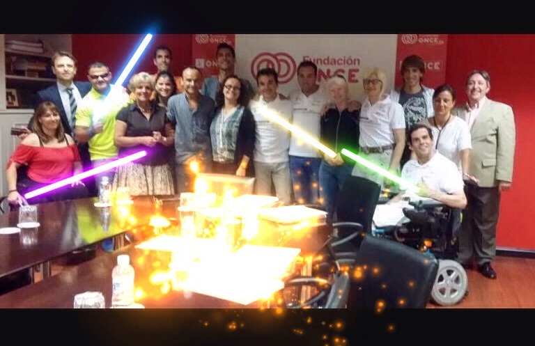 Foto de los trainsers paralimpicos junto a Sabina Lobato