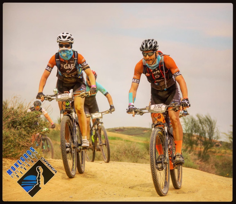 Agna y Miguel durante la carrera