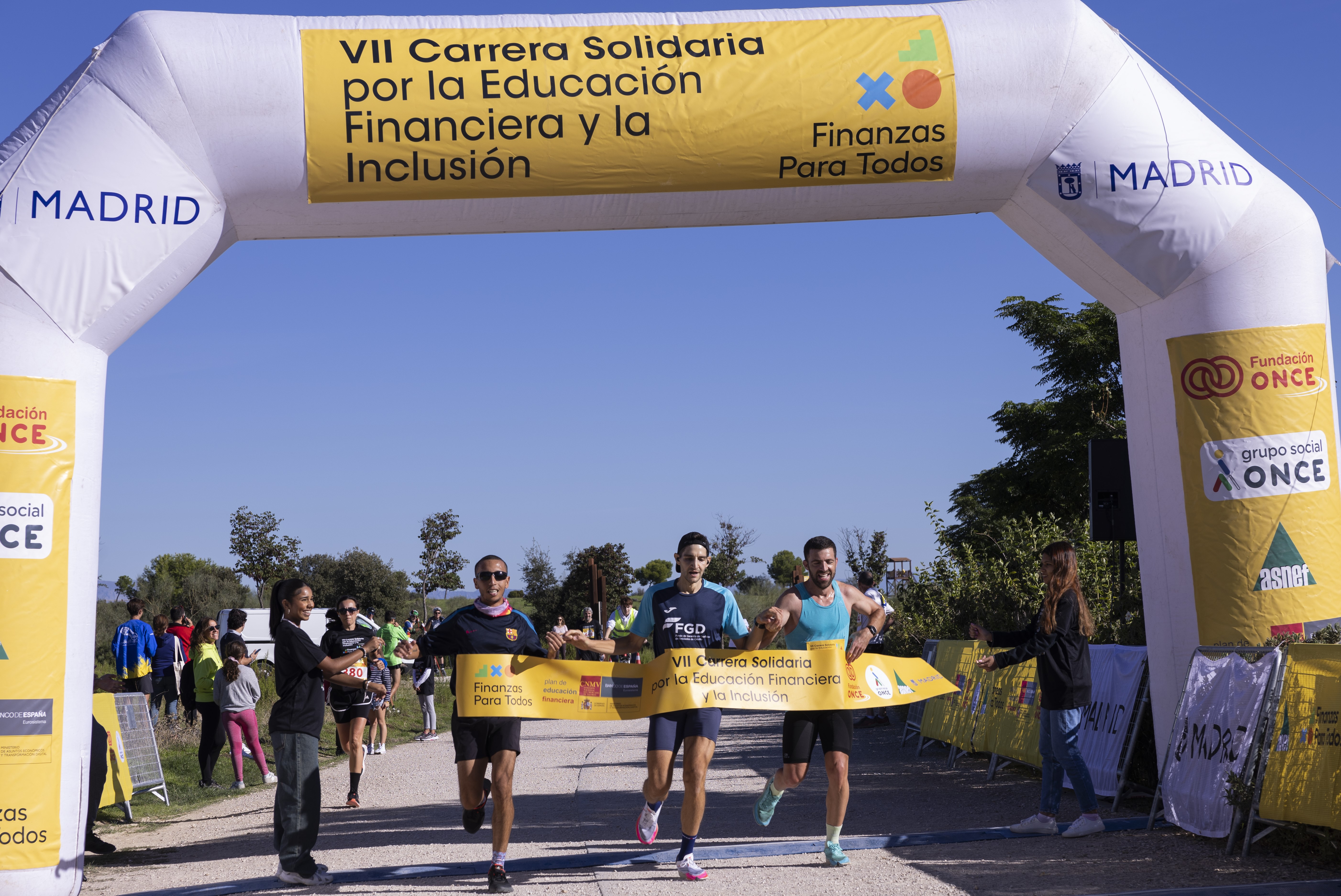 Imagen de participantes en la carrera