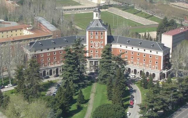 Fachada de la Universidad Complutense de Madrid 