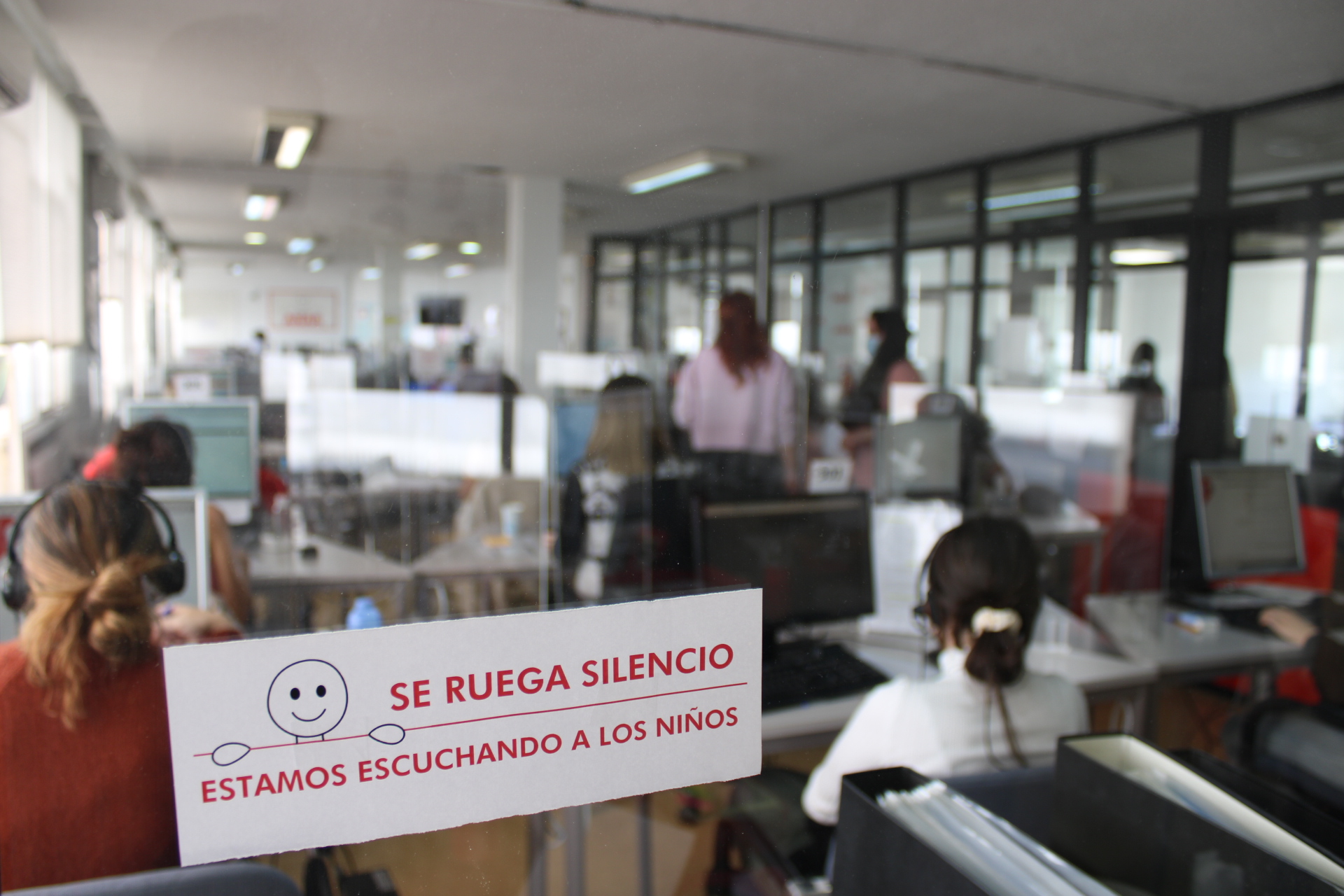 Sala escucha teléfono Fundación ANAR