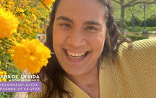 Rostro de Verónica sonriente en primer plano