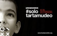 Imagen de la campaña de la Fundación TTM en la que se ve parte de la cara del hijo de Carlos y se lee: #solo tartamudeo