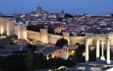 Foto panorámica de Ávila de noche