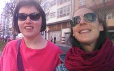 Imagen de Mariña y Laura, su preparadora laboral y amiga 