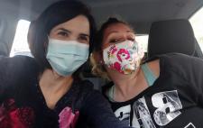 Foto de Inmaculada y Elisa, la voluntaria de Fundación ONCE que hace sus acompañamientos 