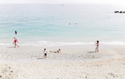 Imagen de bañistas en una playa