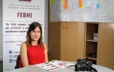 Virginia González en una mesa de trabajo en FEBHI