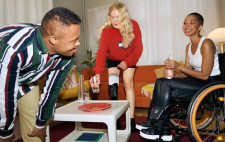 Foto de una colección de moda adaptativa de Zalando