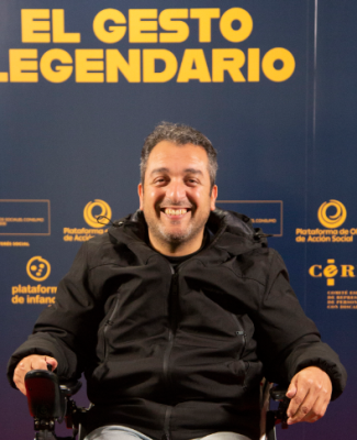 Foto de Mohamed en la que se lee "El gesto legendario"