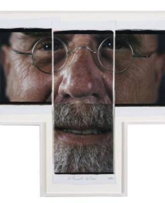 Obra de Close Chuck en la que se ve una cara dividida en tres partes de un hombre con bigote