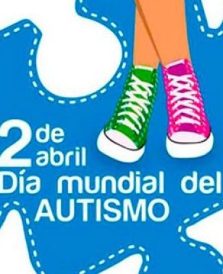 Imagen en la que se ve unas piernas cruzadas, con un calcetín verde y otro rosa y se lee '2 de abril. Día Mundial del Autismo'