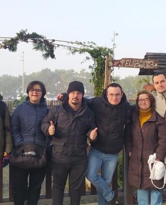 Foto de grupo de los autores del blog, de pie