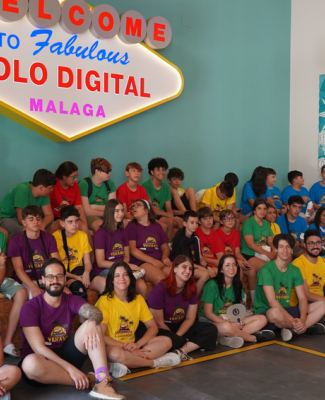 Foto de grupo de participantes en uno de los campamentos Ga11y
