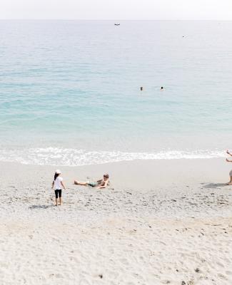 Imagen de bañistas en una playa