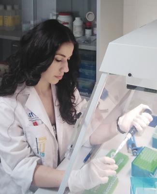 Foto de Guadalupe en el laboratorio 