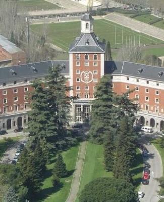 Fachada de la Universidad Complutense de Madrid 