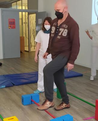 Foto de Salvador en una sesion de fisioterapia 